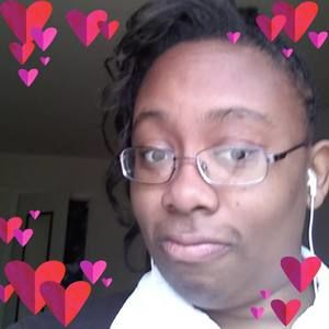 Meet your Posher, Monique